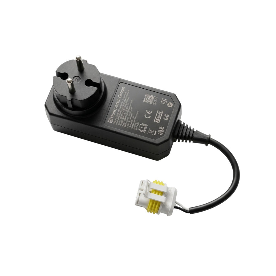 Gardena Netzteil mit EU-Stecker, schwarzes Gehäuse und Netzkabel
