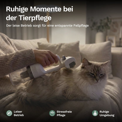 Leiser Handstaubsauger für Tierfell, weiß, mit Bürstenkopf über dem Tier