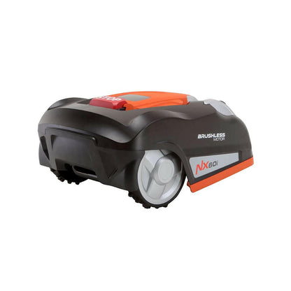 Rasenroboter NX 60i, seitliche Ansicht mit großer Vorderrolle und Orangedetails